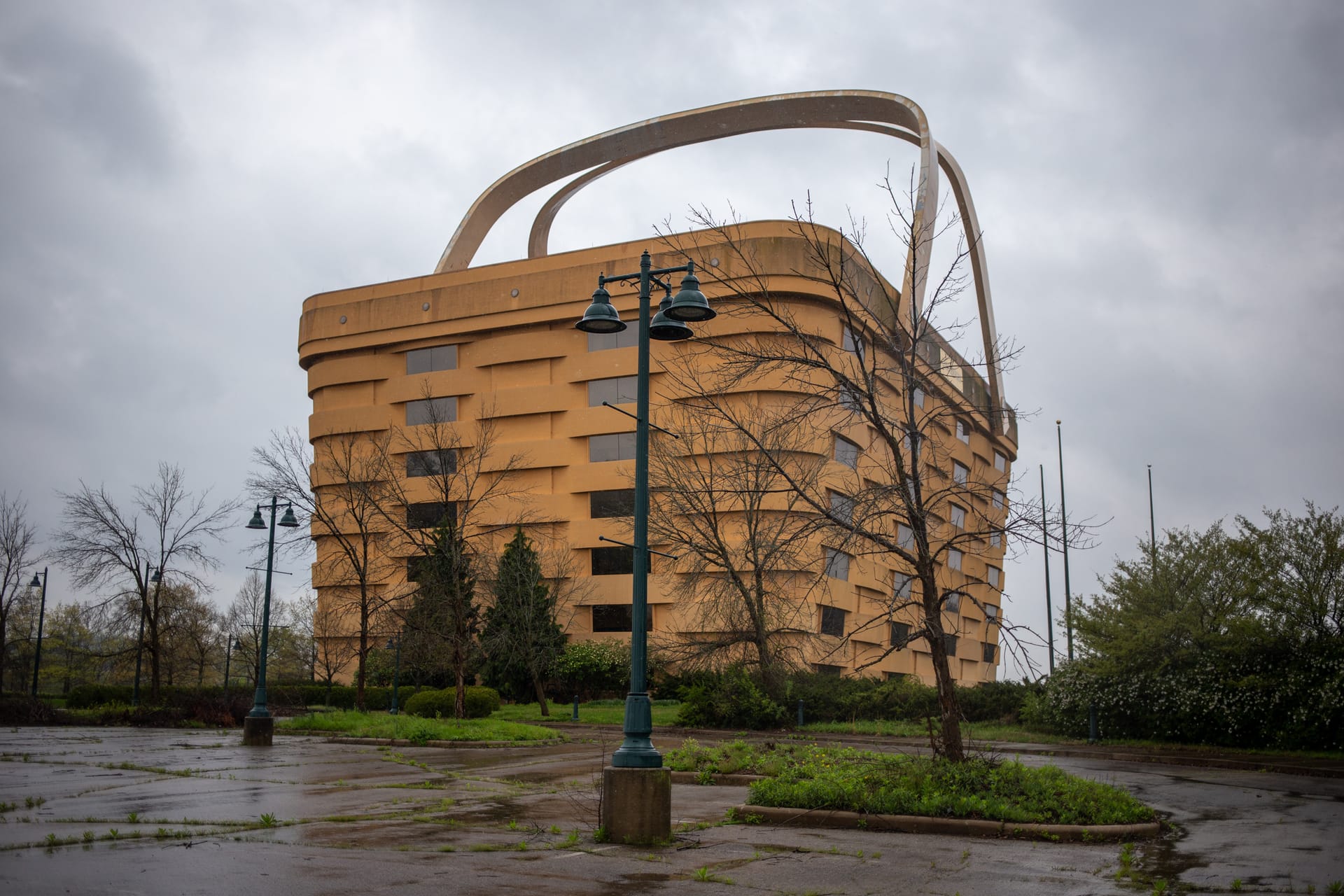 Ohio’s Longaberger basket-shaped building faces an uncertain future after the company’s bankruptcy