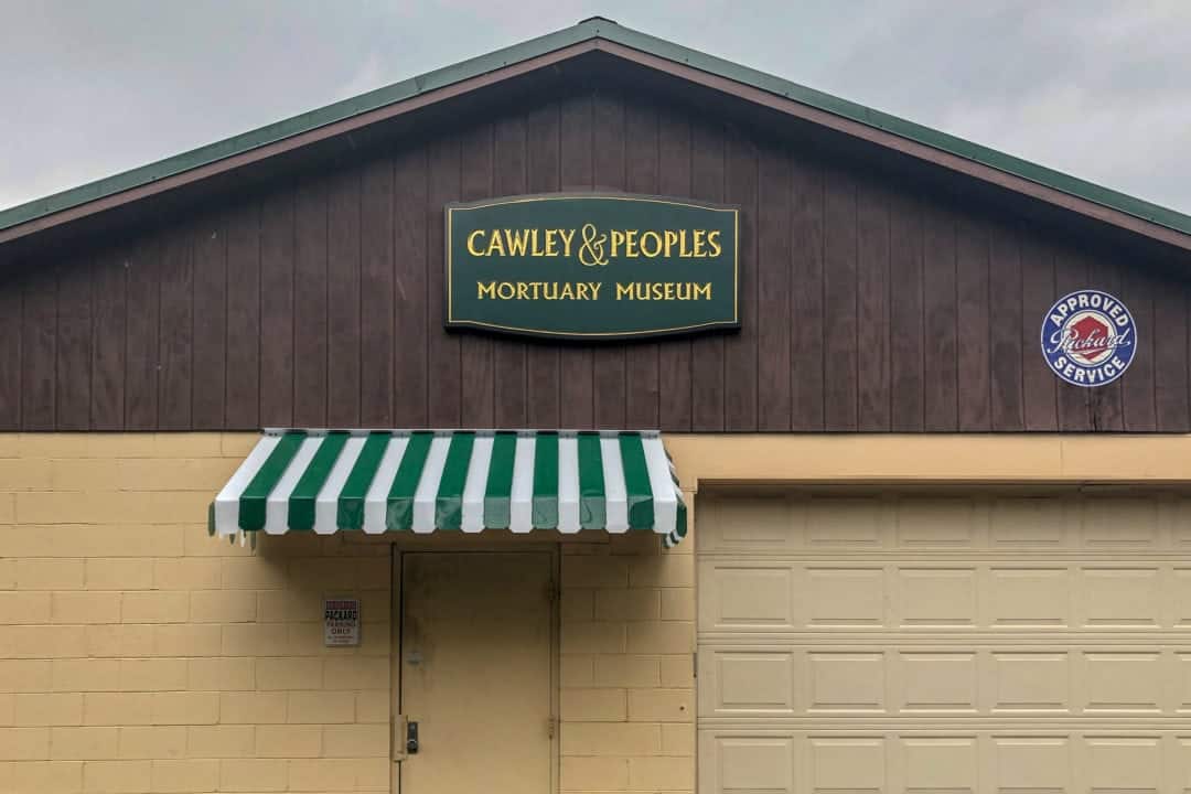 Peoples Mortuary Museum displays vintage hearses and grisly tools in