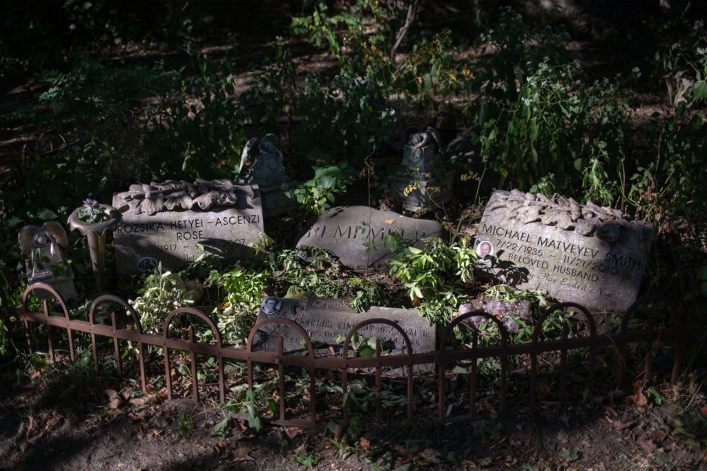 Marion's mother, brother, sister, and husband are buried in her cemetery