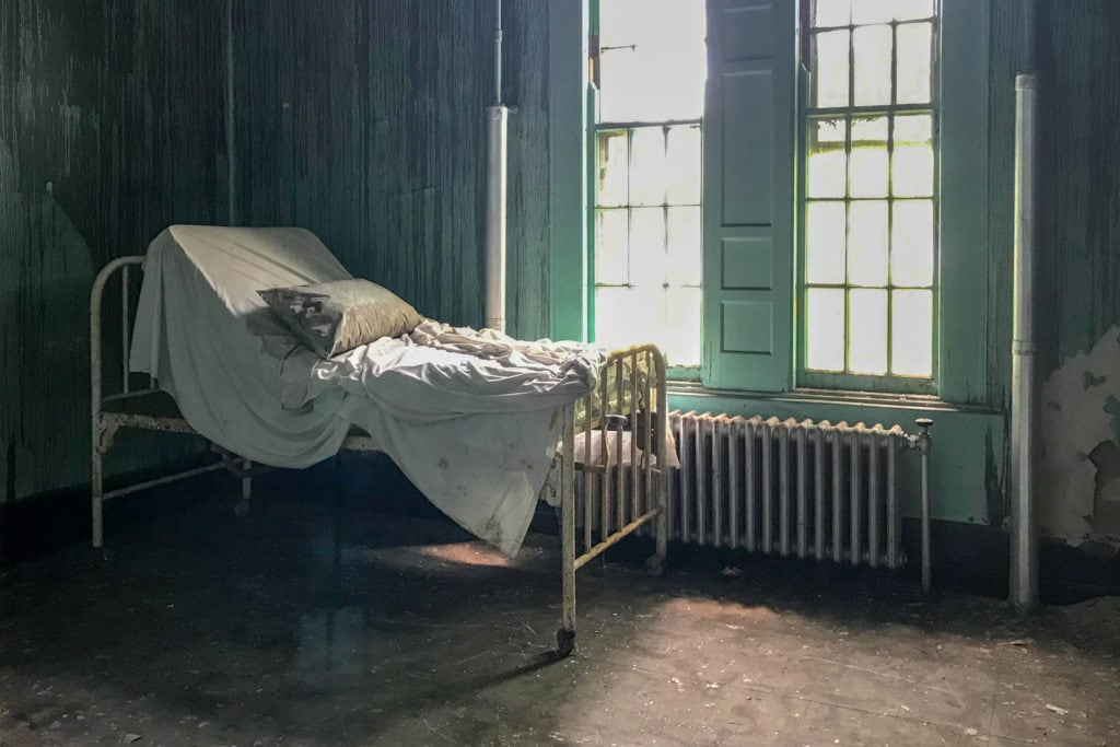 A hospital bed. | Photo: Elizabeth Yuko