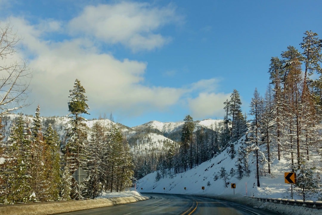 Blue sky on Highway 970 on the way to Leavenworth.