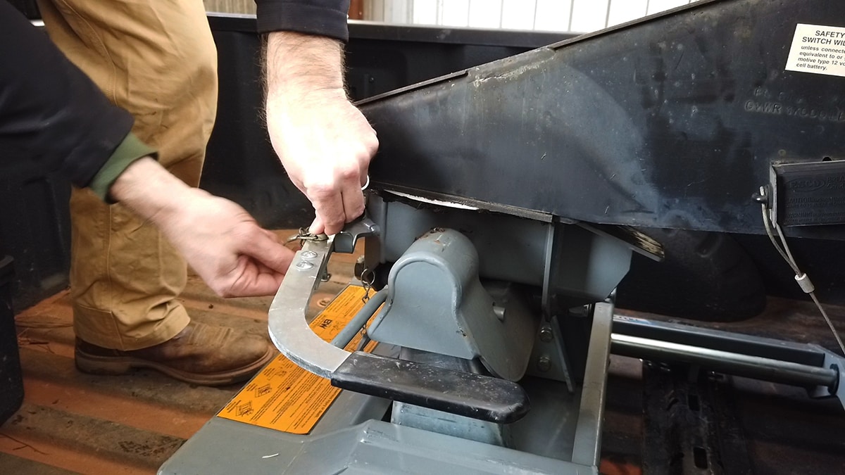 Installing a fifth-wheel hitch