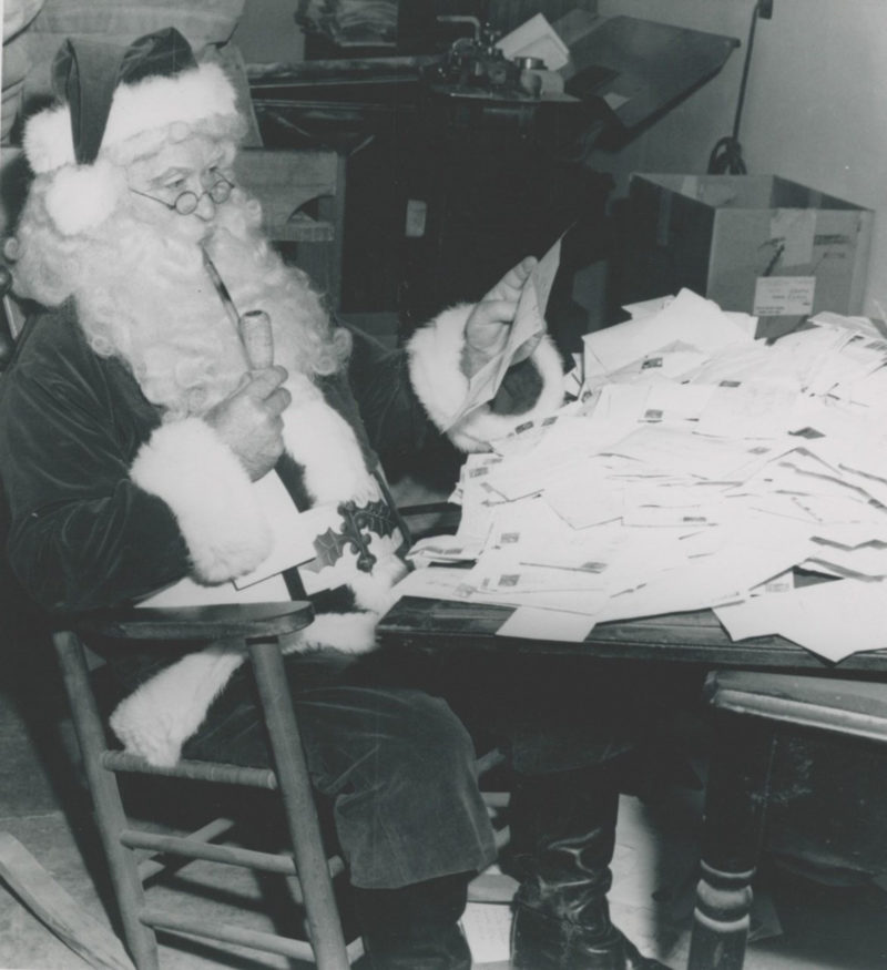 Jim Yellig the REAL Santa answering letters to Santa