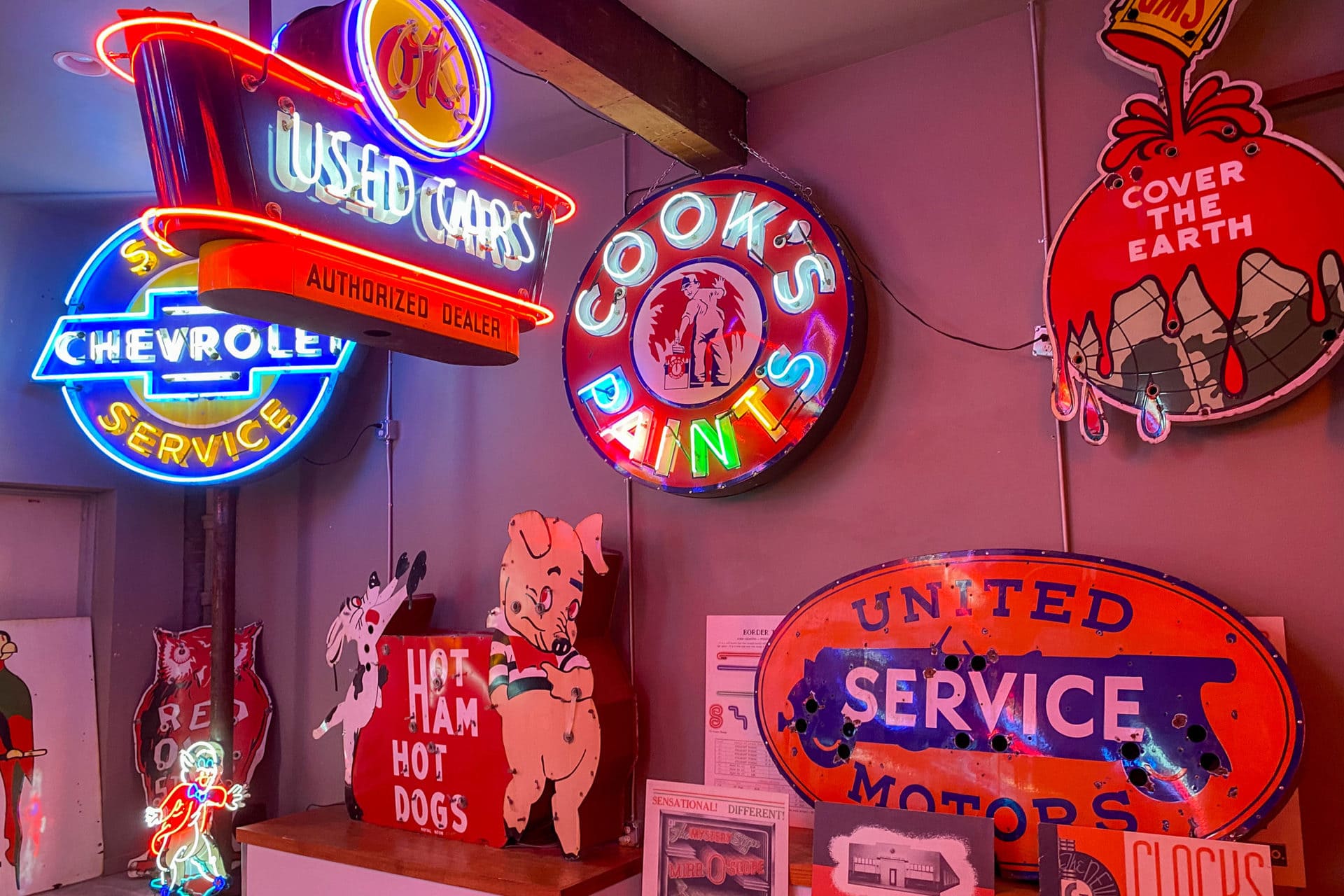 The National Neon Sign Museum shows how electric and neon helped shape  American road culture - Roadtrippers