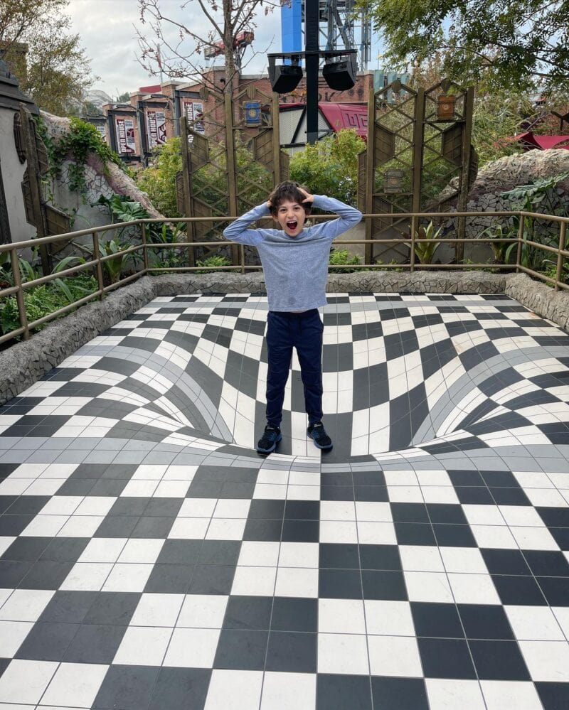 Optical illusion checkered floor that makes it look like you're sinking