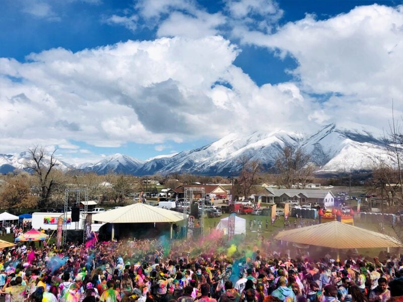 Thousands of people gathered in Utah to celebrate Holi