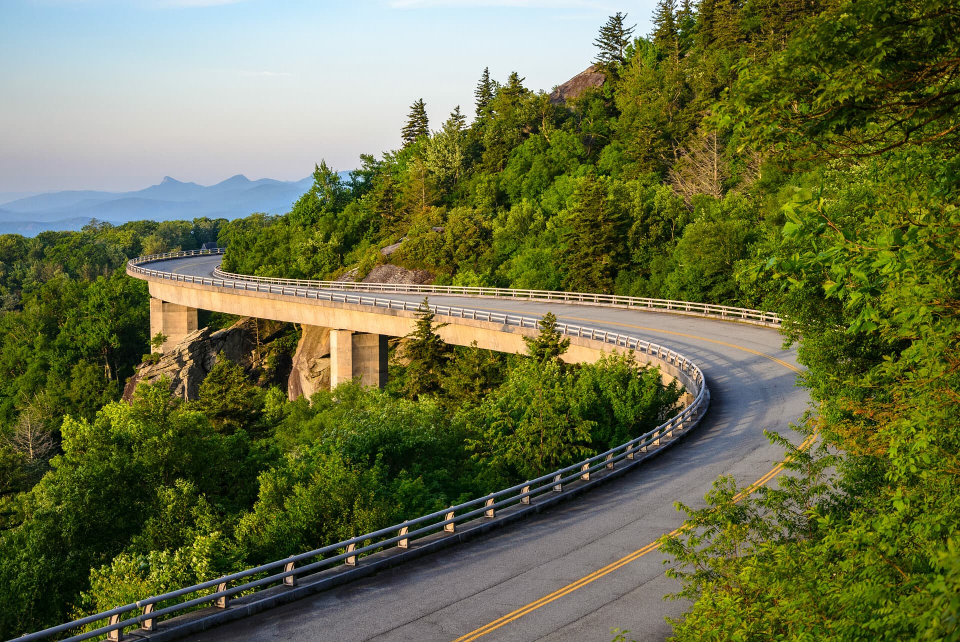The Ultimate Blue Ridge Parkway Travel Guide (2024) - Blue Ridge Mountain  Life