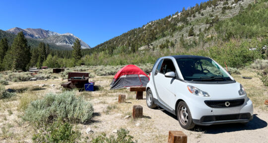 These ‘Smart’ travelers take on big adventures in their tiny compact car