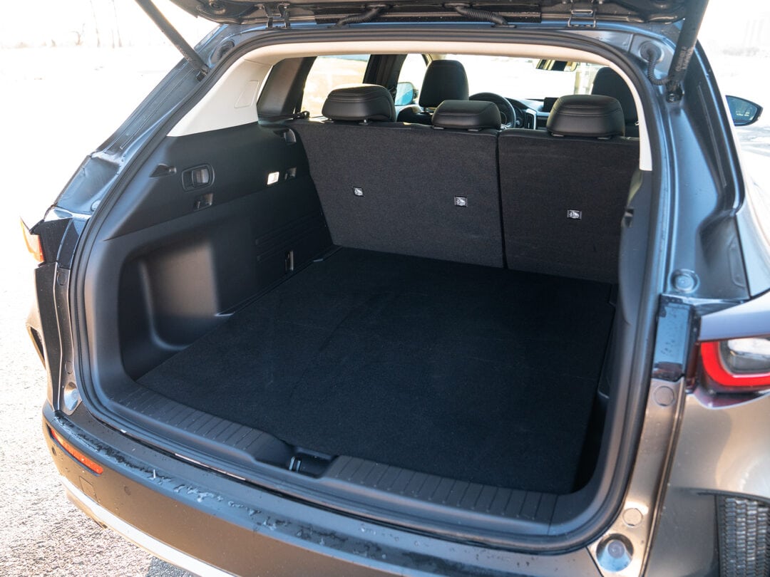 Looking into the hatchback trunk of the Mazda CX-50