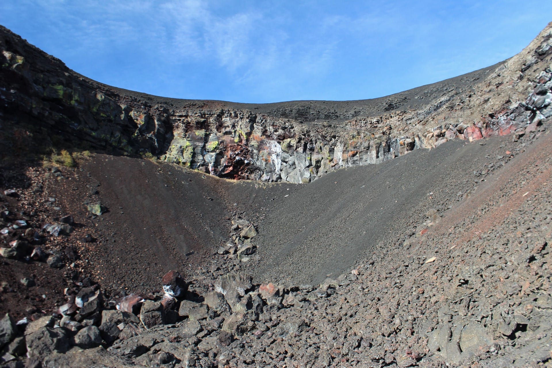 7 stops on a road trip to Jordan Craters, a volcanic field in the ...