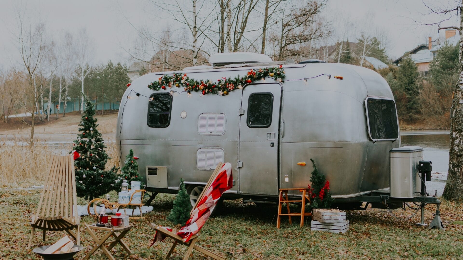 Get the free guide to celebrating the holidays at the campground