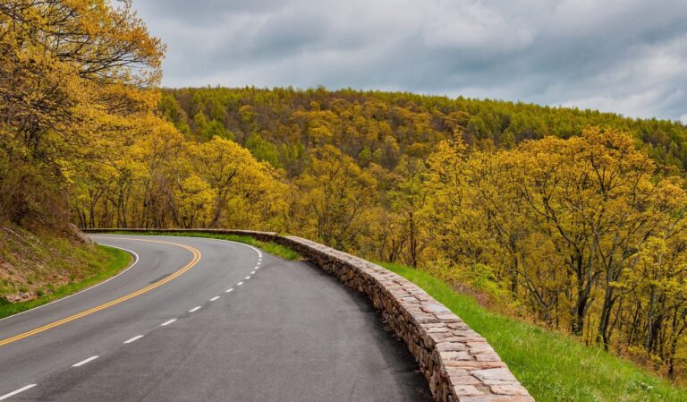 Essential stops along the bewitching Blue Ridge Parkway - Roadtrippers