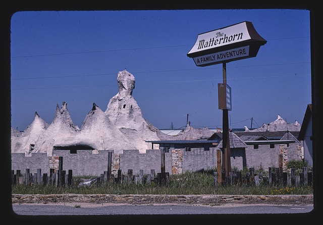 The now- demolished ‘Matterhorn Family Adventure’, I-3, Frontage Rd., near Prairie Dell, Texas. Photo credits: John Margolies